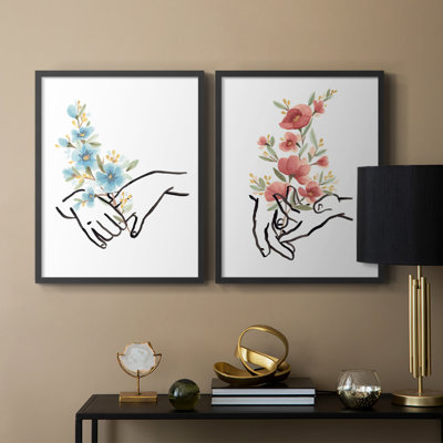 «HandsAndFlowersI», reproduction encadrée de qualité supérieure - prête à être accrochée - aucun clou requis - aucun clou requis