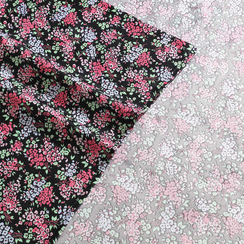 Ensemble de draps en satin doux Betsey Johnson, Ensemble de draps pour grand lit avec 2 taies d'or, Rose marguerite rétro