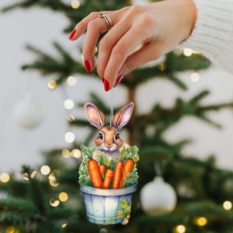 Lapin avec panier de carottes, décorations en bois par Debrekht
