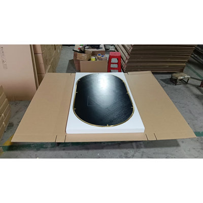 Table basse d'inspiration papillon moderne avec base en acier inoxydable et plateau en pierre frittée pour les espaces de vie