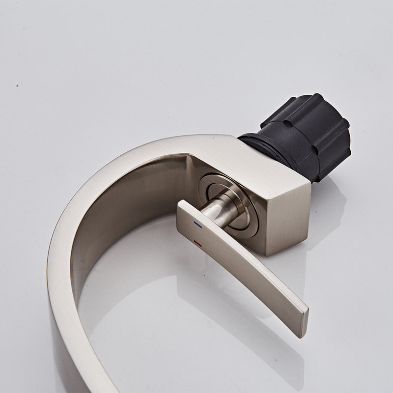 Single Hole Faucet Single-handle Bathroom Faucet, Brushed Nickel