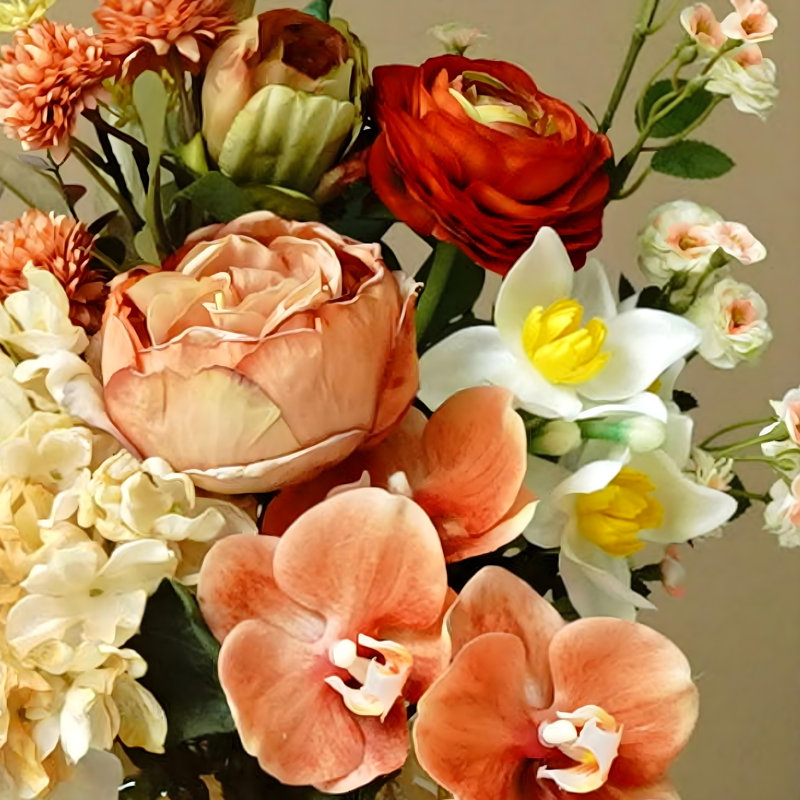 Ornements de fleurs simulées