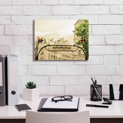 «A Lily In Paris» par Keri Bevan, estampe numérique sur toile