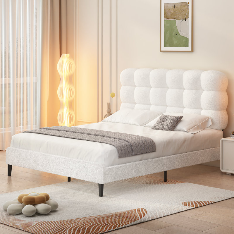 Tête de lit tapissier Aadi, lit plateforme avec support en lattes de bois robuste, conception à deux formes de lit, Blanc