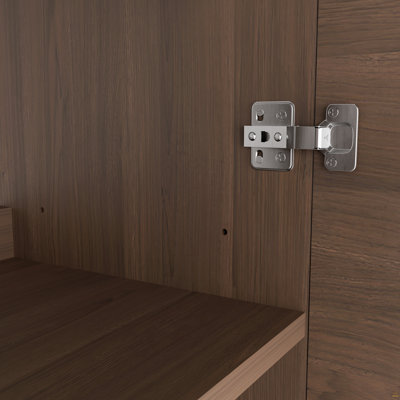 Une armoire de salle de bain brune de 30 pouces avec une porte horizontale à lattes, jumelée à un lavabo en céramique blanche, présente un design moderne à la fois imperméable et durable.