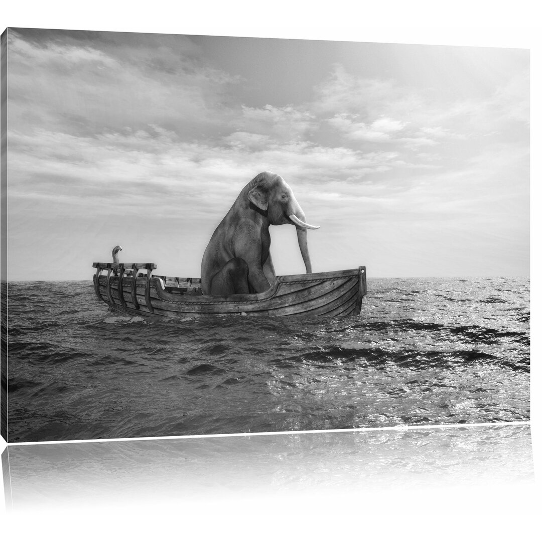 Leinwandbild „Lustig sitzender Elefant im Boot“, Fotodruck