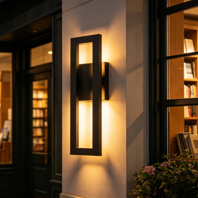 Carmecia Aluminum LED Armed Sconce