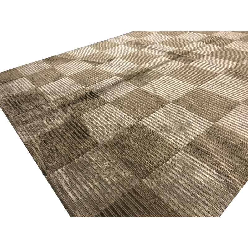 Tapis brun de haute qualité noué à la main