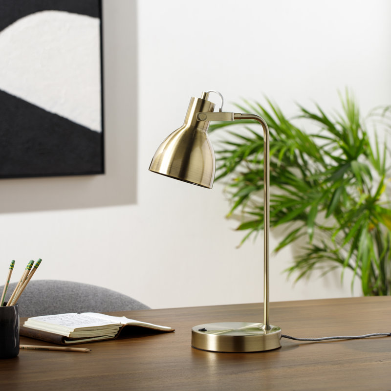 Lampe de table en métal