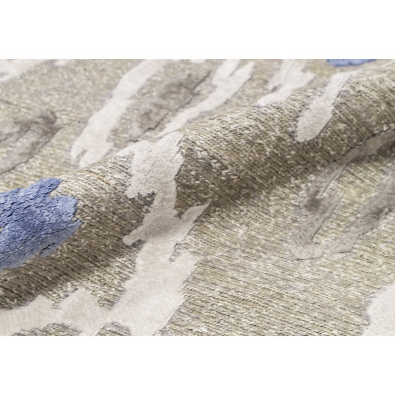 Ikat Area Rug in Gray