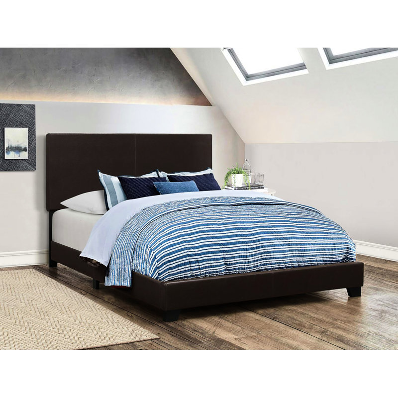 Structure de lit double pleine grandeur avec revêtement en similicuir et sommier tapissier pour une magnifique chambre à coucher