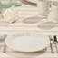 Ensemble d'assiettes à dîner en grès crème Coastline de 4 assiettes de bord de mer de 10,5 pouces avec glaçure brillante, vaisselle de maison de plage durable pour la vie côtière détendue et les repas de tous les jours