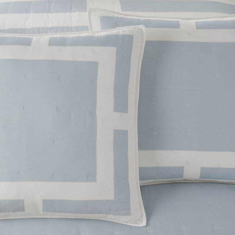 Southern Tide Savannah Ivory/Blue Quilt, King Quilt
