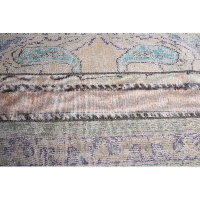 Tapis turc antique vieilli en vert pour un décor rustique avec des motifs en patchwork
