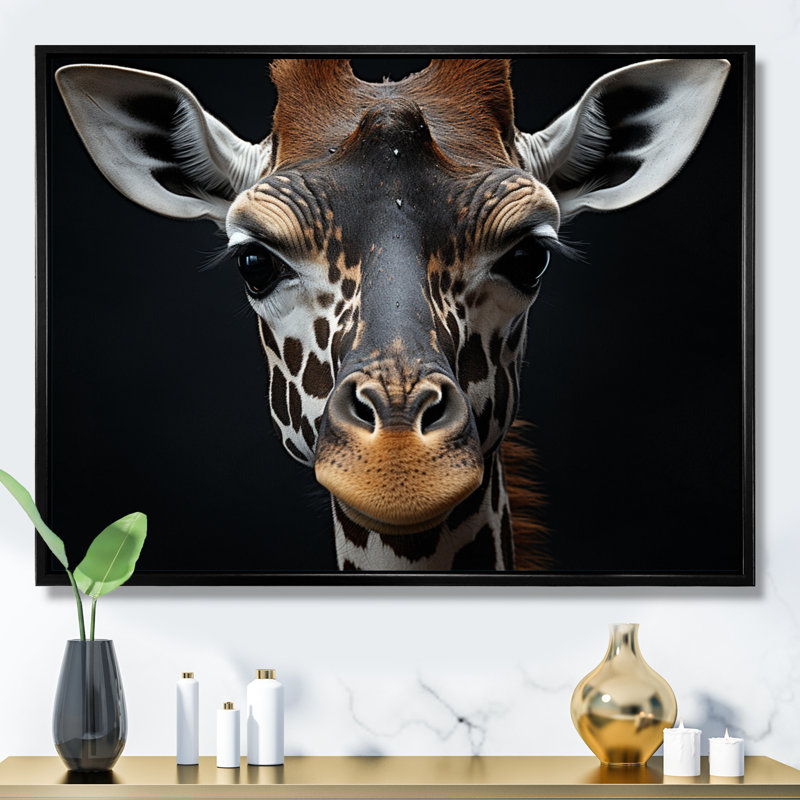 «Black and White Giraffe Portrait I - Giraffe», reproduction d'art sur toile encadrée, H 24 po x l 32 po, Black