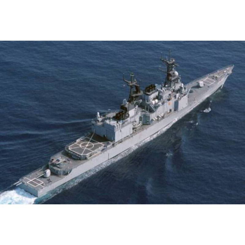 Destroyer moyen Kidd-class, H 10 po x l 30 po x P 5 po