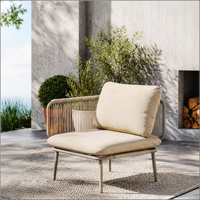 Fauteuil club extérieur moderne avec coussins épais, corde tressée à la main et structure en aluminium antirouille, idéal pour terrasse, jardin et balcon.