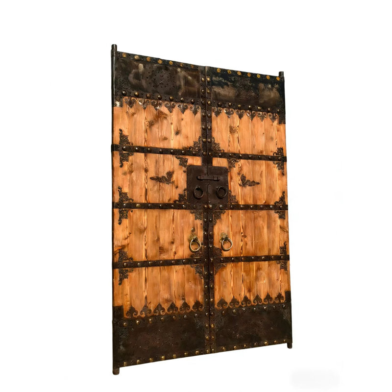 Portes anciennes chinoises en bois avec quincaillerie en fer