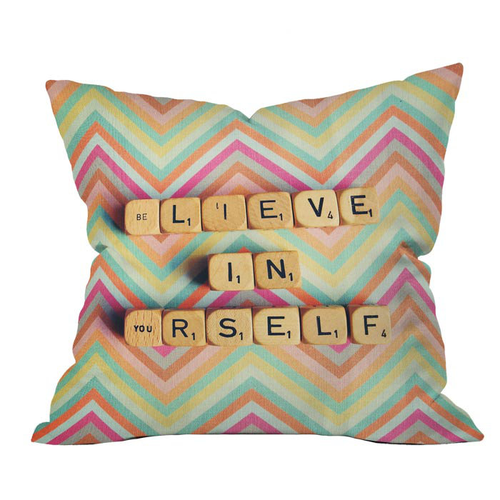 Coussin décoratif d’extérieur croyez-vous