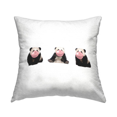 Conception de coussin décoratif d'extérieur Stupell Industries Panda Bear Cub Bubblegum par Emma P.