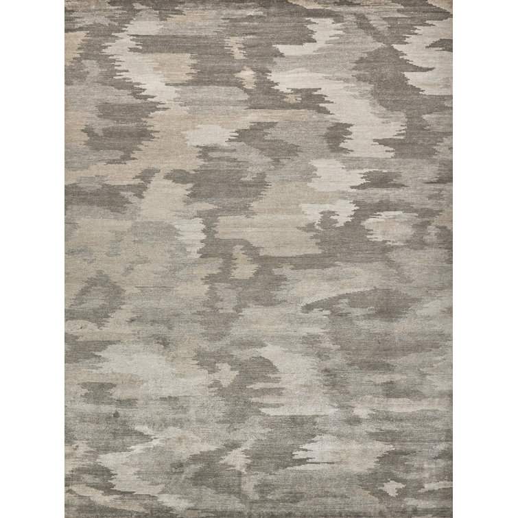 Silk Abstract Area Rug in Light Silver/Gray