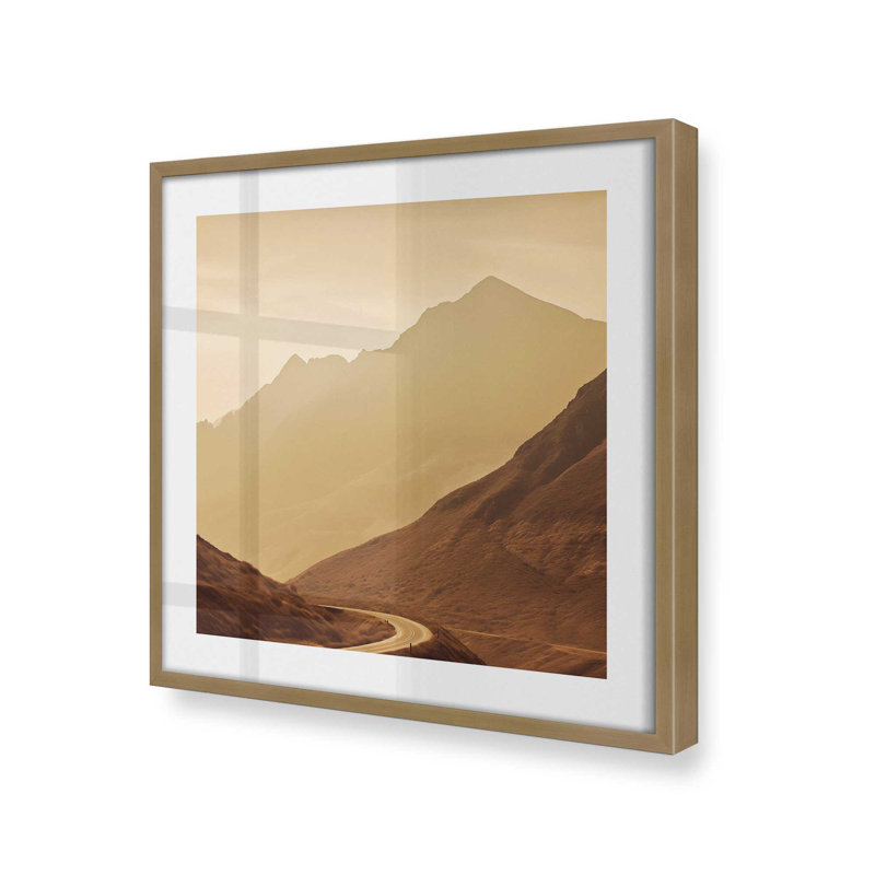«Through The Mountain Pass II», Or brossé, H 17,75 po x l 17,75 po