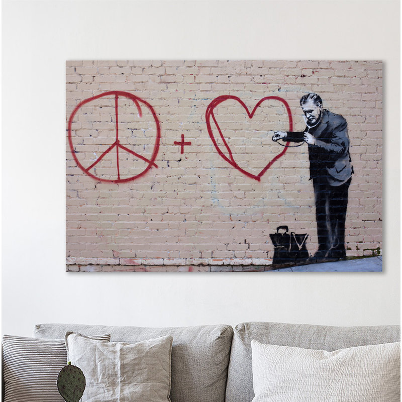 «Peaceful Hearts Doctor» par Banksy - impression sur toile tendue, H 24 po x l 36 po x P 1,5 po