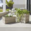 Jardinière rectangulaire grise et brune courte, structure en aluminium léger, drainage prédécoupé, finition de ton de bois, profondeur de plantation réglable, largeur de 18 po, hauteur de 11,5