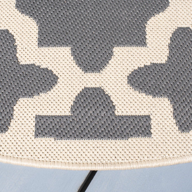 Herefordshire Performance Geometric Indoor/Outdoor Area Rug, Round 4'
