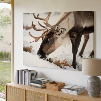 Toile, art mural, champ de neige, renne, faune douce en hiver, gros plan lorsque la survie semble prête à être accrochée