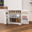 Buffet blanc durable avec 3 tiroirs et 2 compartiments de rangement, parfait pour l'organisation de la cuisine et de la salle à manger.
