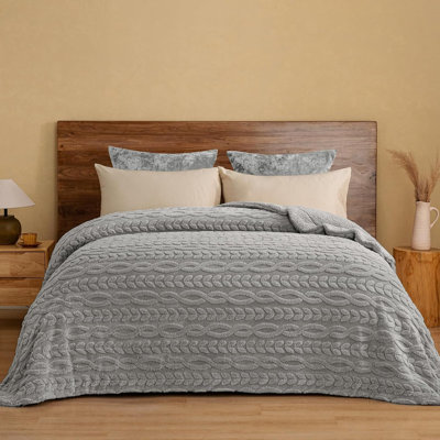 PHF Ultra Soft Sherpa Fleece Blanket, 510GSM Fleece Lightweight Yet Warm Blanket for Winter Bed, No Shedding, No Pilling, Tufted Jacquard for Luxury Home Decor