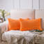 Coussin décoratif en velours côtelé rayé, coussin décoratif texturé de couleur unie-128824446-128824457-129024975