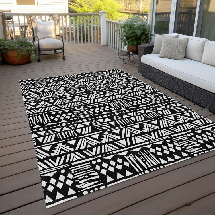 Maliana Washable Southwestern Indoor / Outdoor Rug