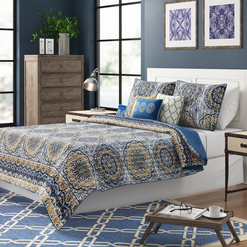 Ensemble de courtepointe réversible de six articles avec coussin décoratif, Bleue
