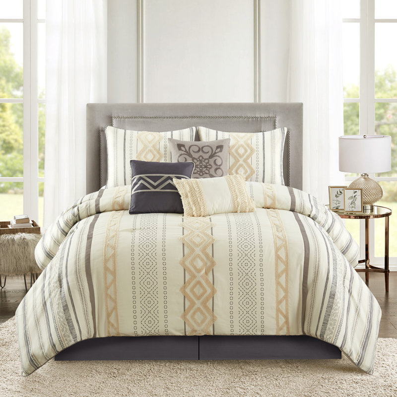 Ensemble d'édredon en microfibre beige / ivoire Samara 7 pièces, Édredon pour grand lit + 2 taies décoratives pou
