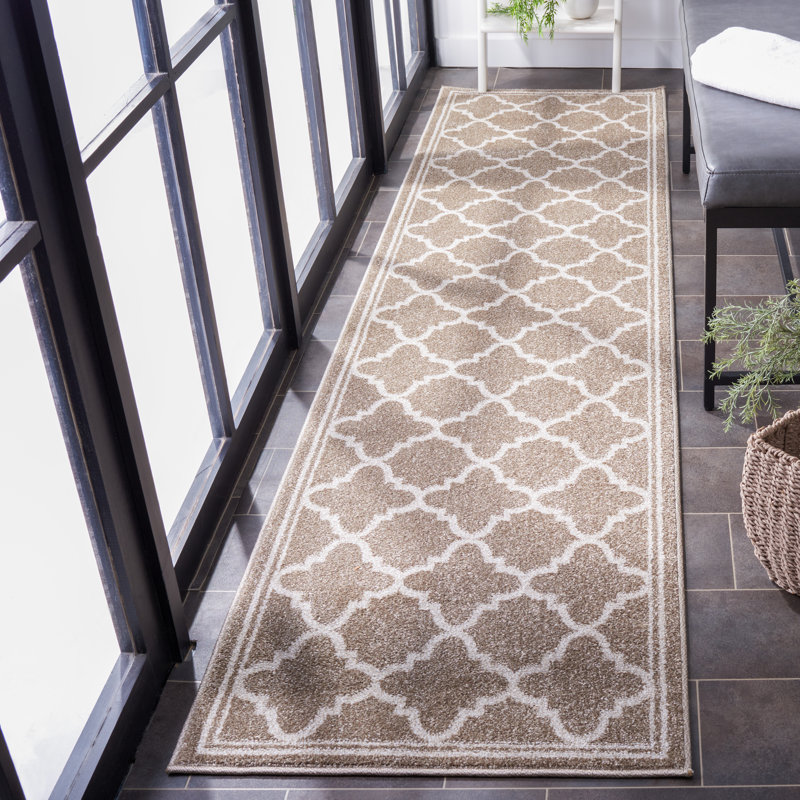 Dayana Geometric Indoor / Outdoor Area Rug, Runner 69 x 274cm