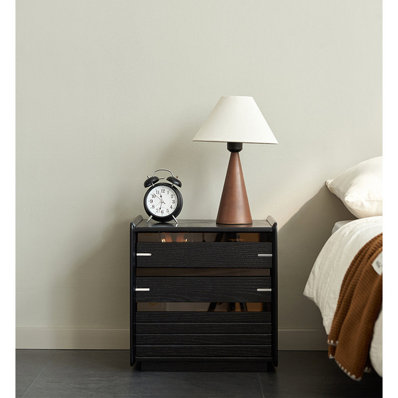 Table de chevet en chêne noir de style moderne avec un tiroir à trois couches