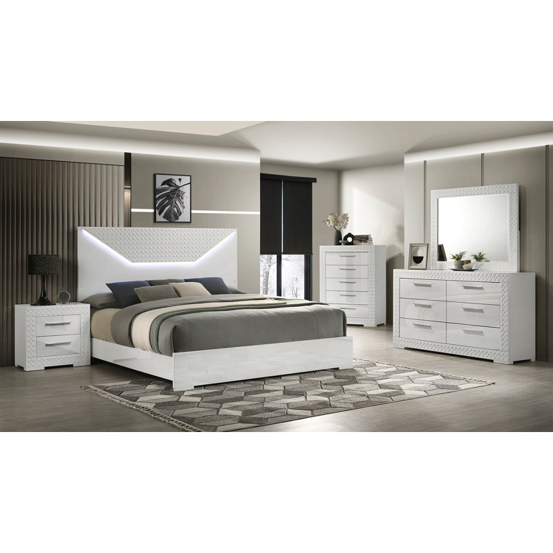 Modern Style Mirror In White