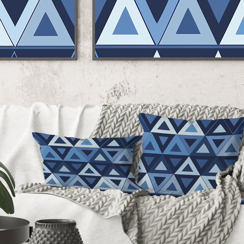 Triangles modernes bleu et blanc I - Coussin décoratif moderne, H 16 po x l 16 po