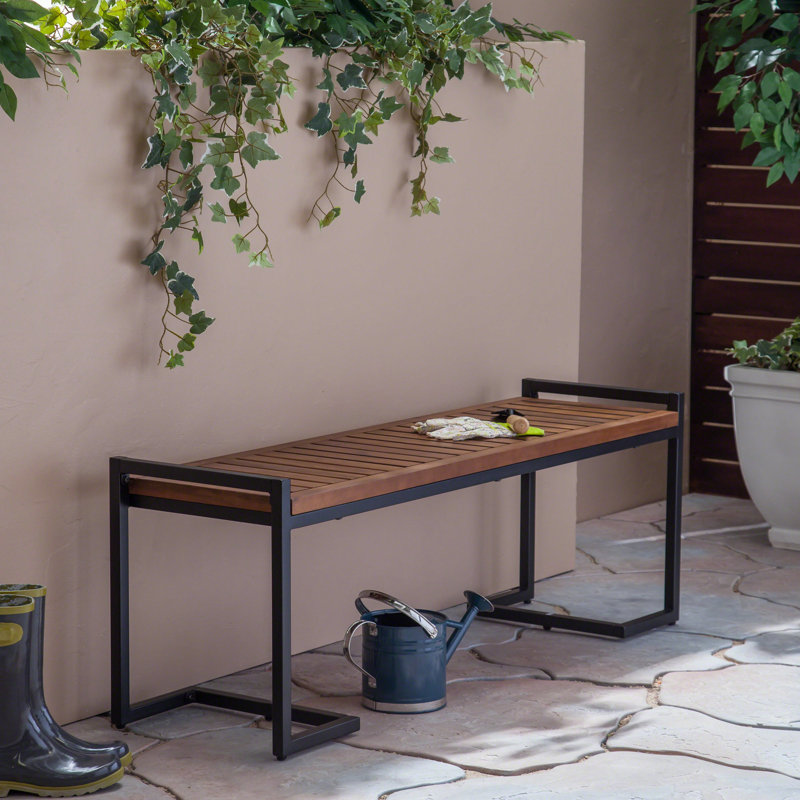 Banc en bois avec supports en fer d'une largeur de 53,7 po non durable