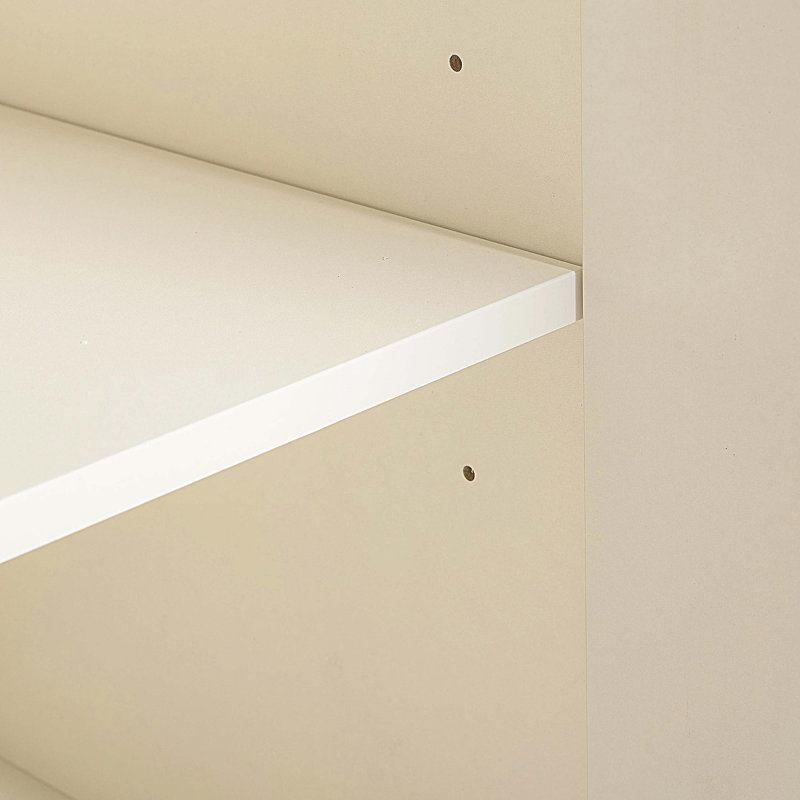 Buffet avec portes inférieures incurvées et rainures arquées