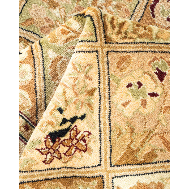 Classic One-of-a-Kind 2'8" x 4'1" Hand Knotted Area Rug