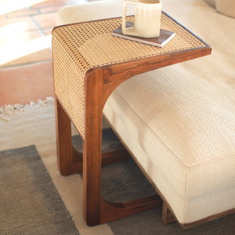  Table d'appoint en bois avec détails de canne tissée - table d'appoint haute 24 po