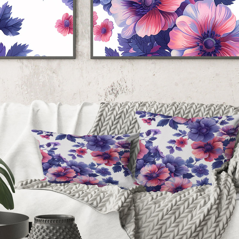 Coussin décoratif mauve et rose avec fleurs et secret, H 16 po x l 16 po