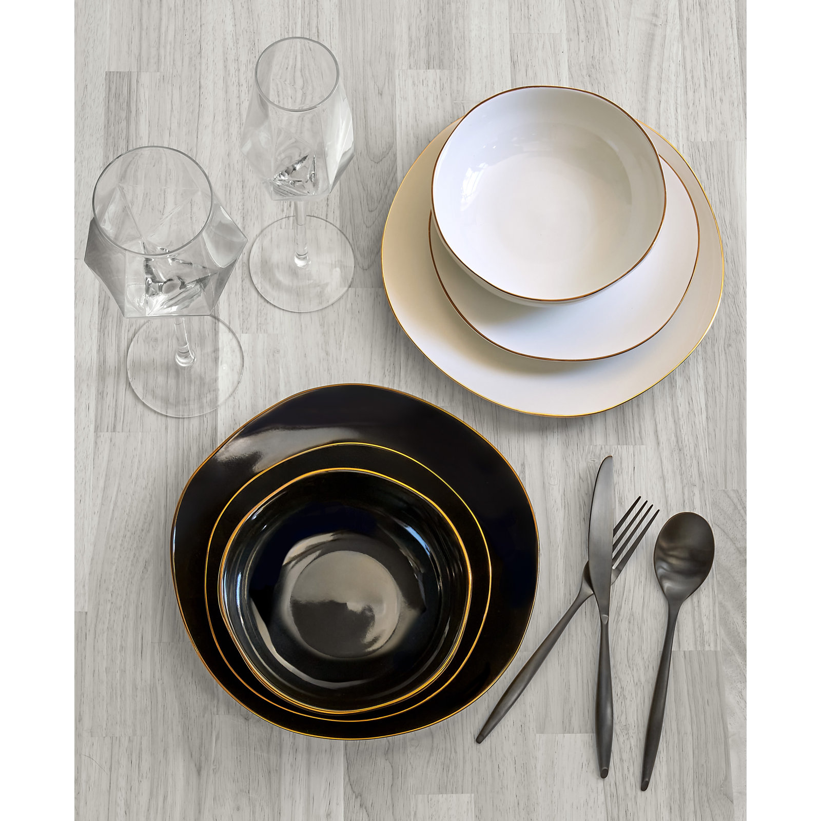 Andover Porcelain Dinnerware Set - Service for 4, Black