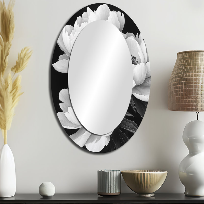 Pivoine Monocrhome avec veines foncées IV - Grand miroir mural ovale sur métal, 36 po x 24 po