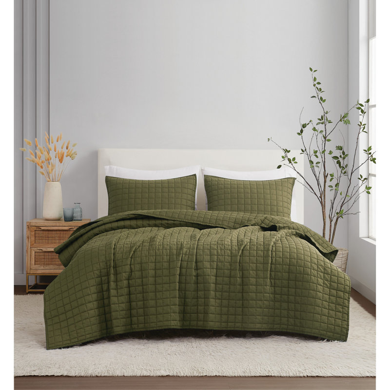 Nena 100% Linen Standard Solid Colour Quilt Set, Olive Green, King Quilt + 2 King Pillow Shams