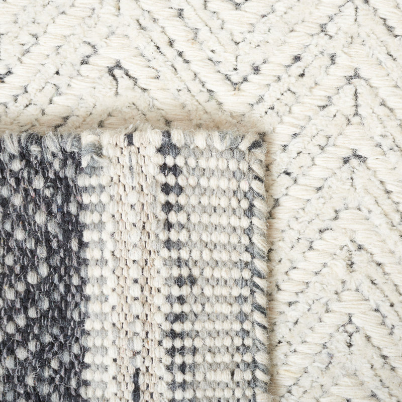 Martha Stewart 9601 Hand Loomed Wool/Cotton Chevron Rug in Ivory/Gray, Rectangle 5' x 8'