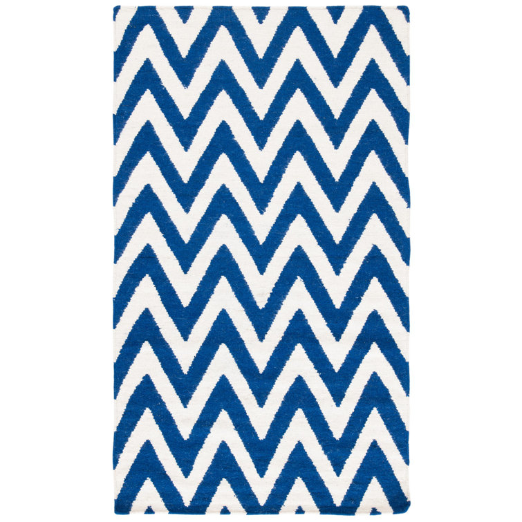 Emek Hand Woven Flat Weave Wool/Cotton Chevron Rug in Ivory/Blue